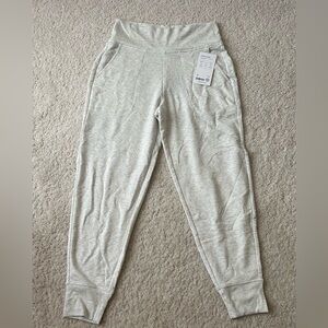 Woman’s Athleta Coaster Jogger Pants Size Small Light Gray New With Tags